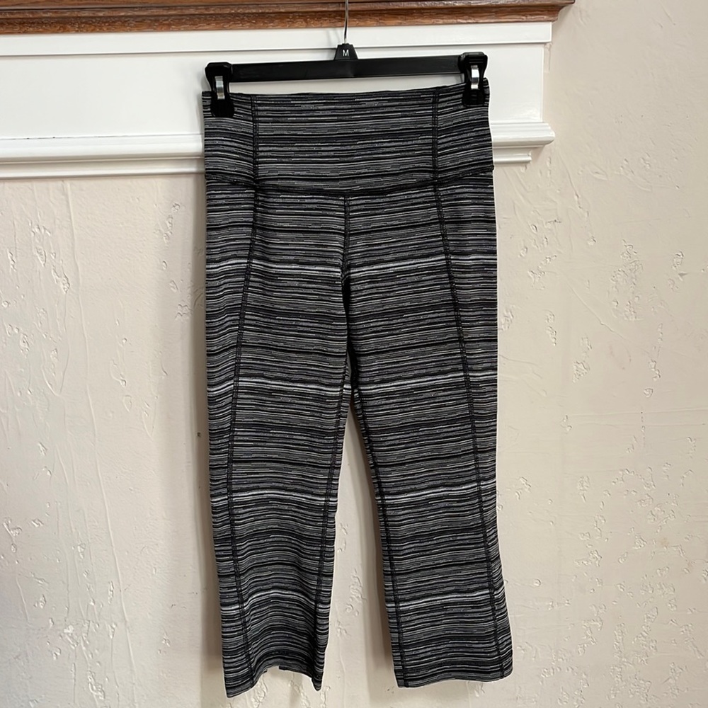 Lululemon Gather and Crow Capris